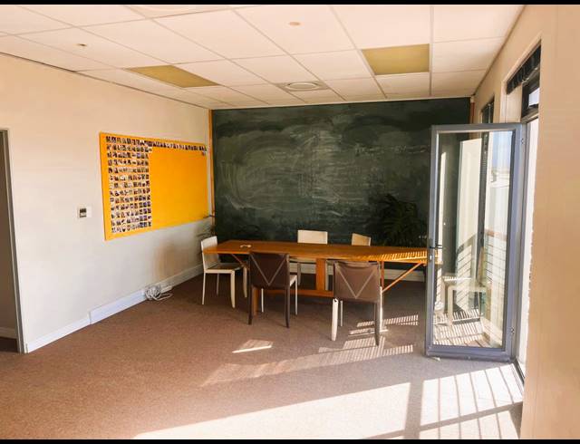 234M² OFFICE TO LET IN WESTLAKE